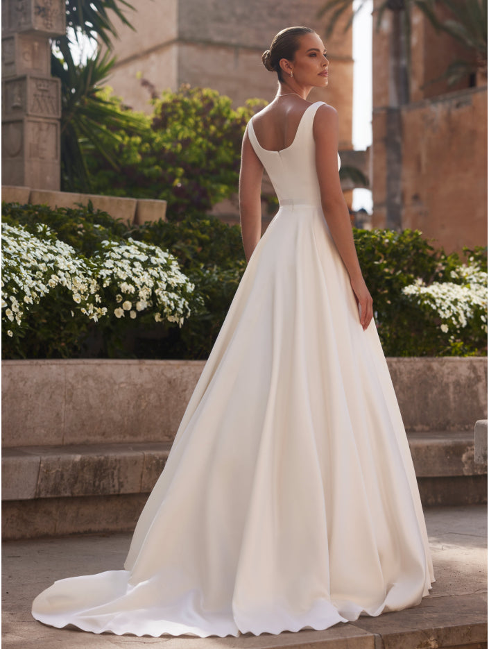 Bianco Levente Bridal Gown Ivory